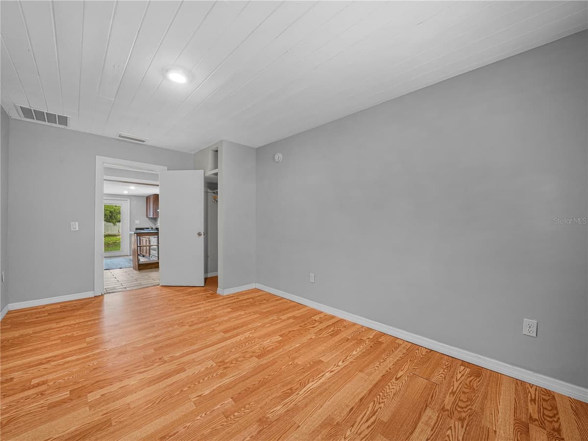 201 BROOKS ROAD — photo 15 of 27