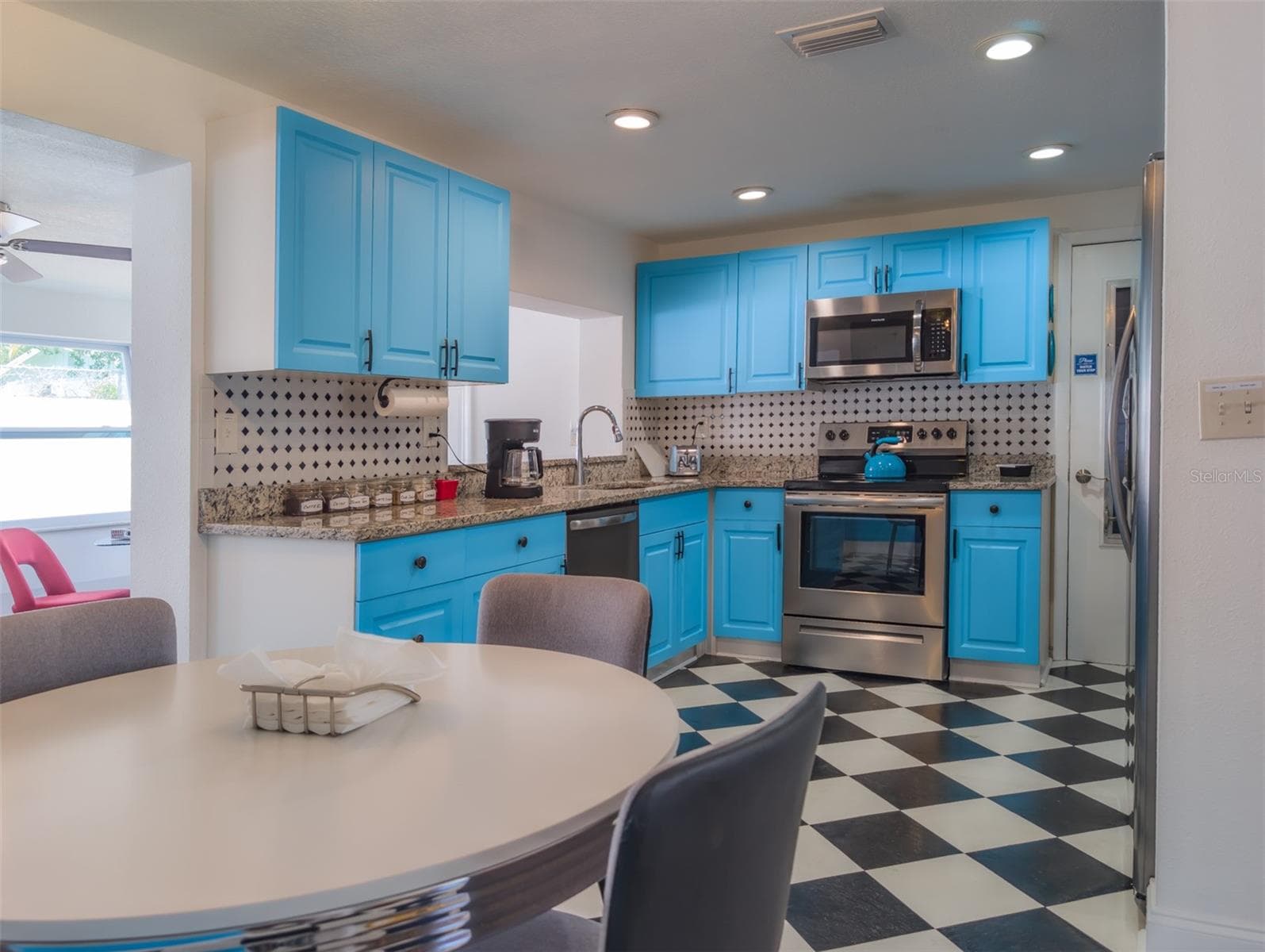 3650 KINGSBURY DRIVE — photo 12 of 42