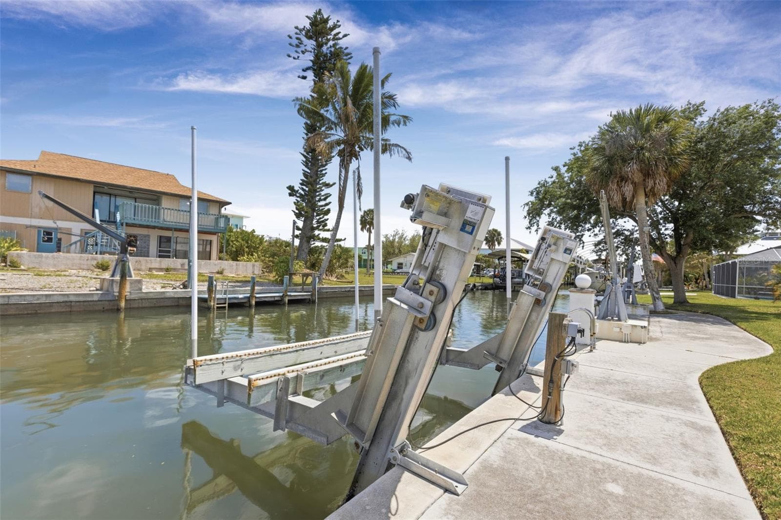 10451 MARION STREET — photo 12 of 35