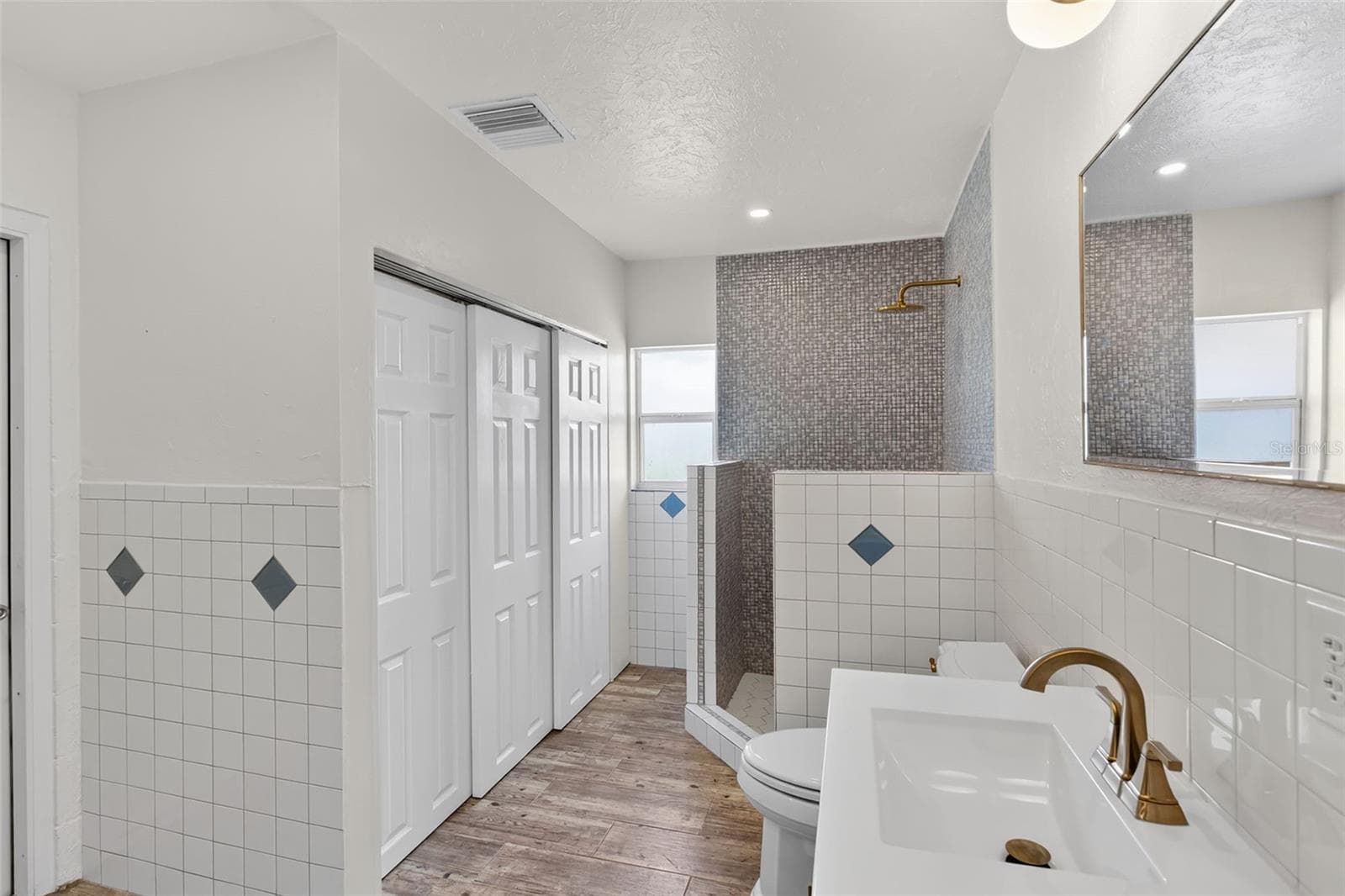 10451 MARION STREET — photo 22 of 35