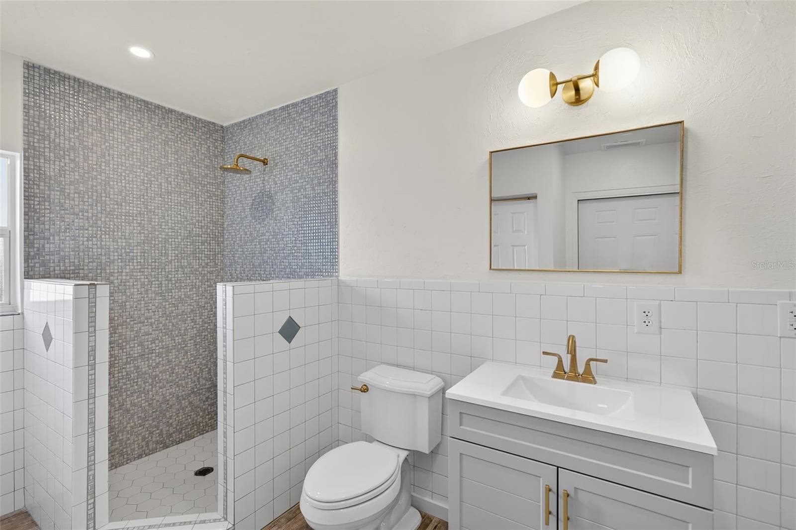 10451 MARION STREET — photo 21 of 35