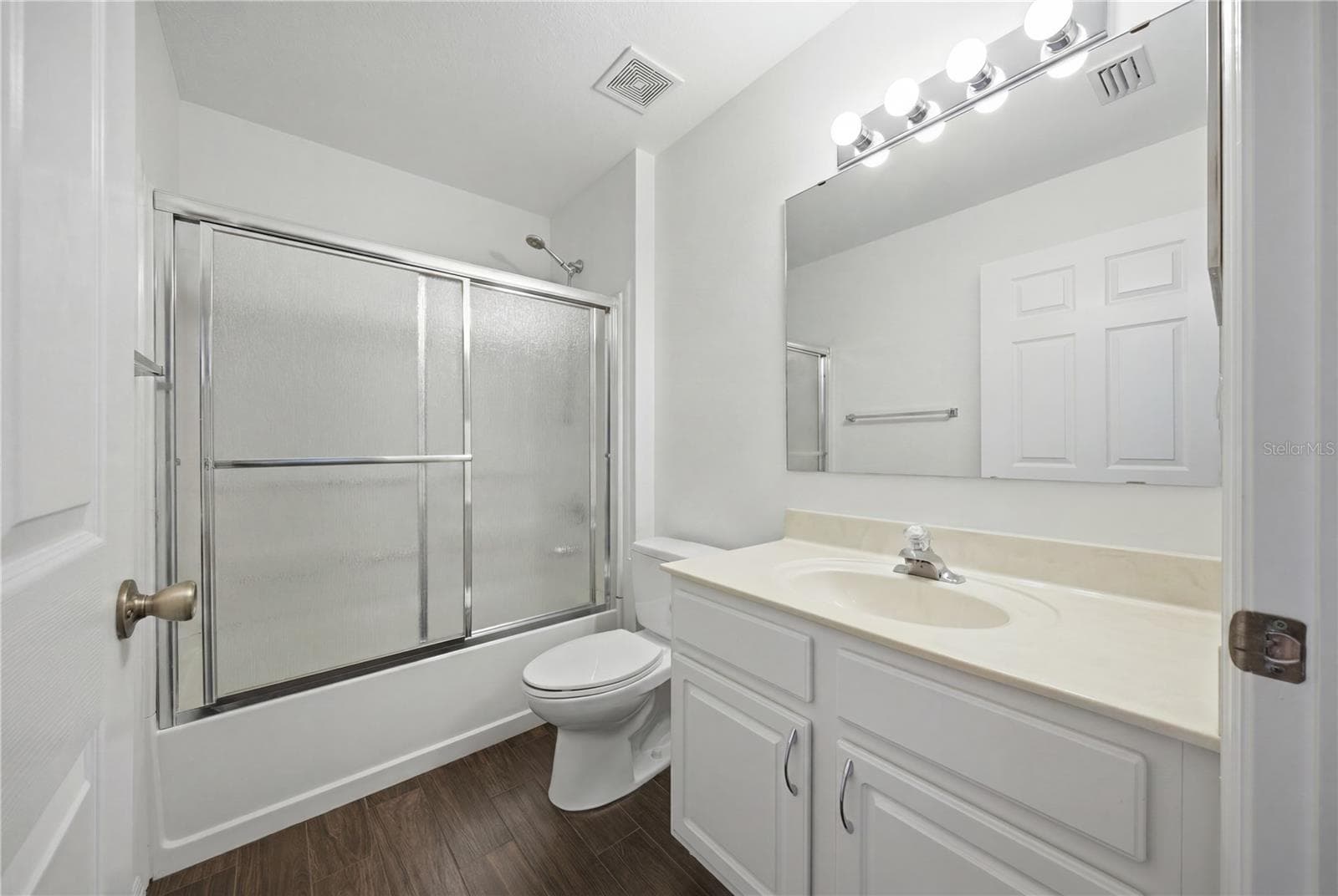 4226 KINGSFIELD DRIVE — photo 23 of 66