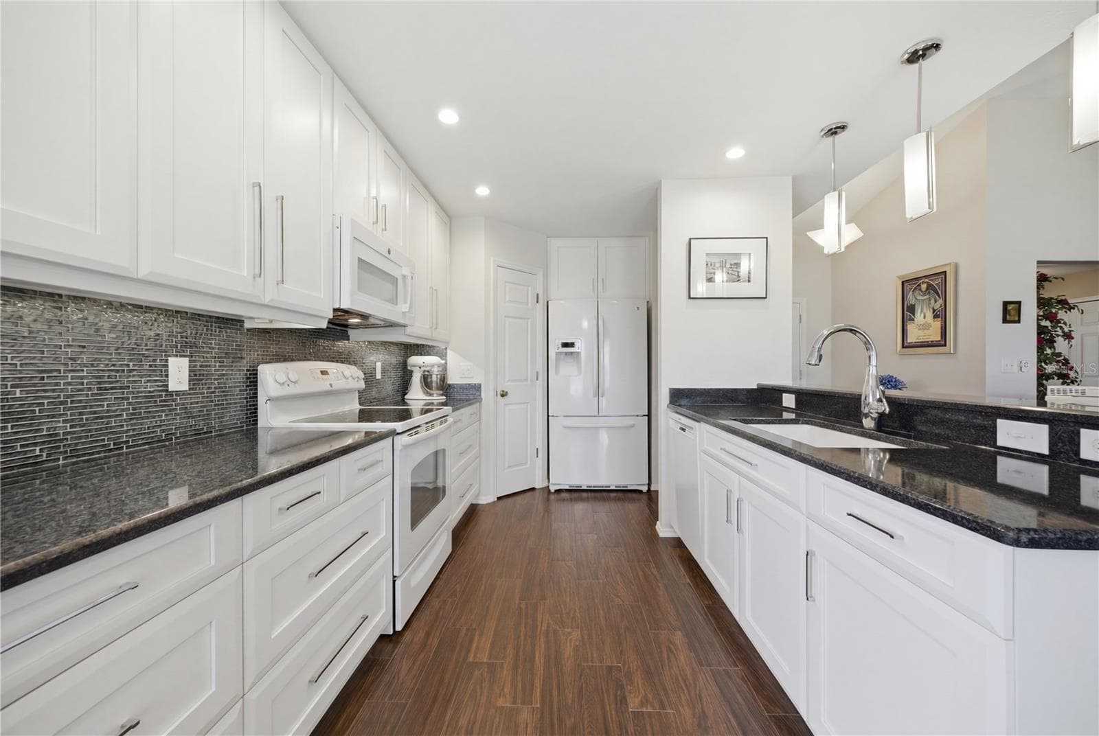4226 KINGSFIELD DRIVE — photo 3 of 66