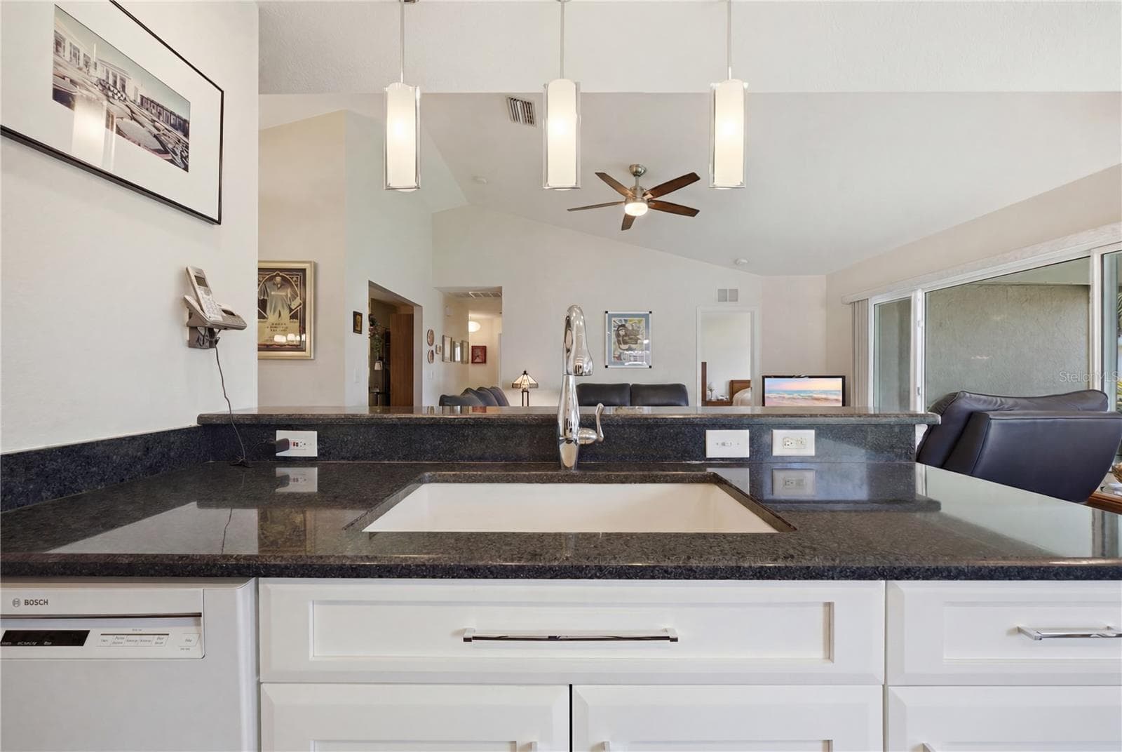4226 KINGSFIELD DRIVE — photo 4 of 66