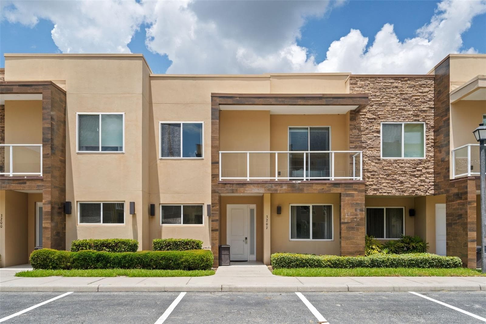 3202 BRASILIA AVENUE — photo 1 of 49