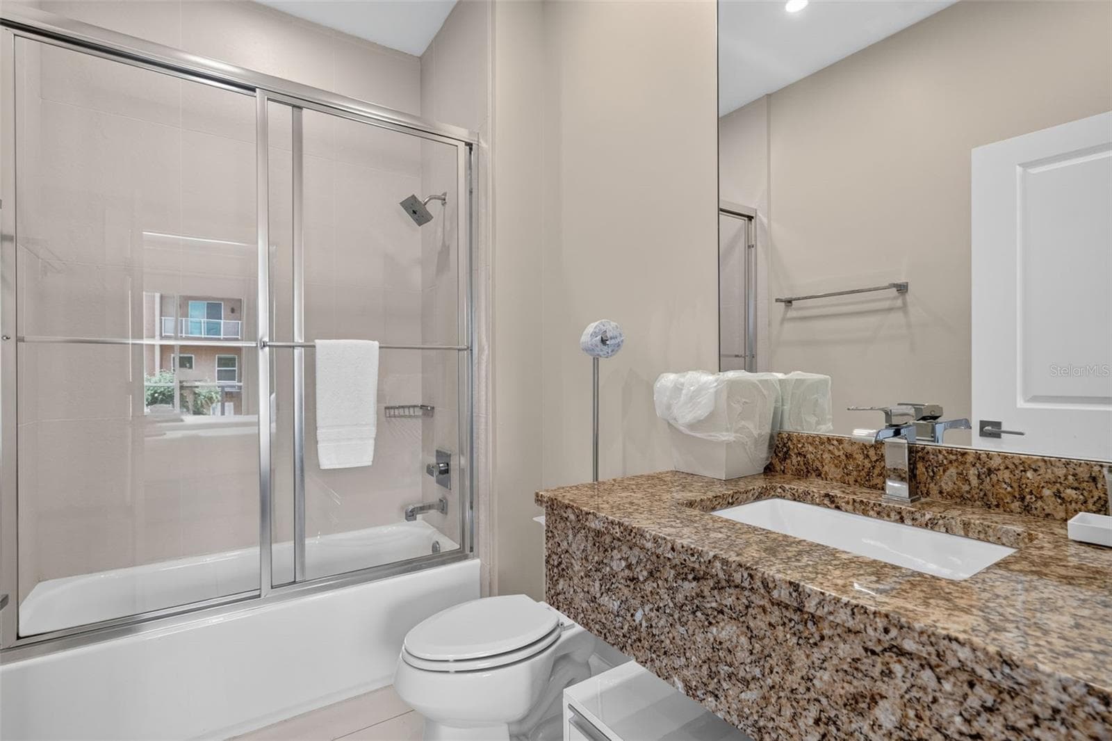 3202 BRASILIA AVENUE — photo 32 of 49