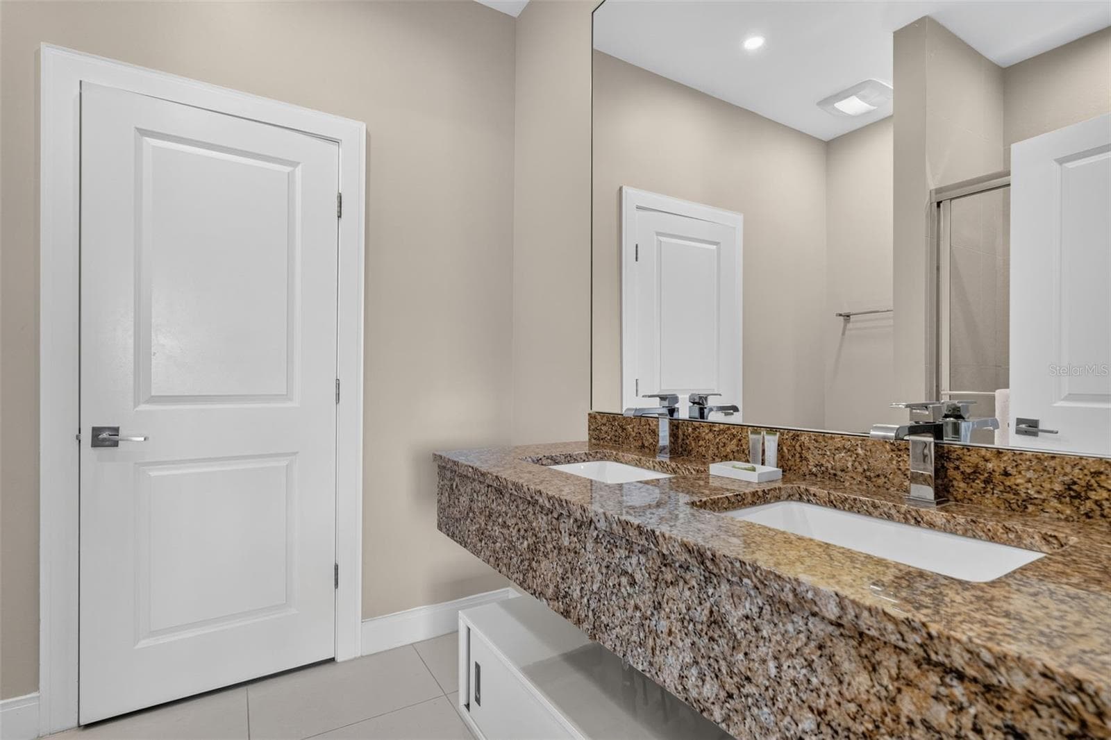 3202 BRASILIA AVENUE — photo 27 of 49