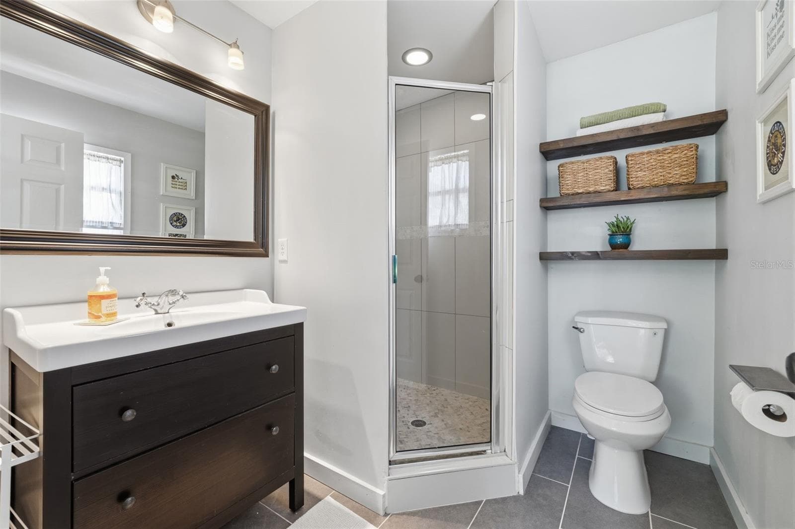 1423 HENRY AVENUE — photo 13 of 25