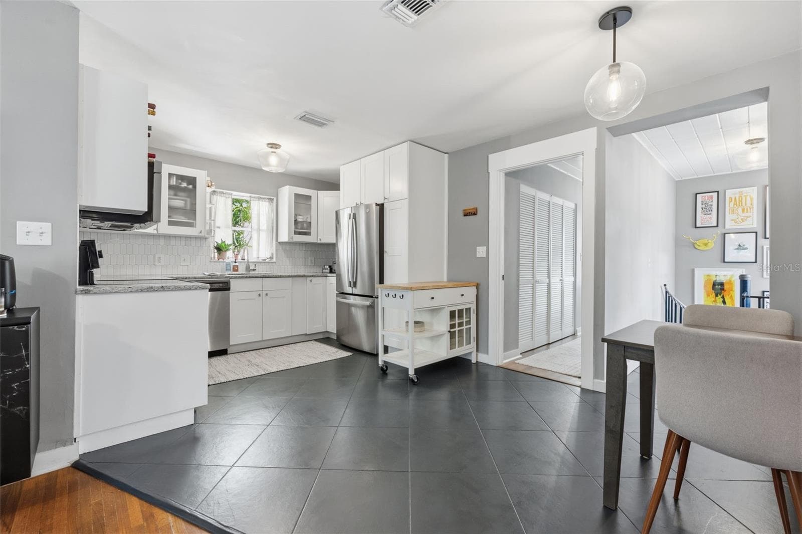 1423 HENRY AVENUE — photo 6 of 25