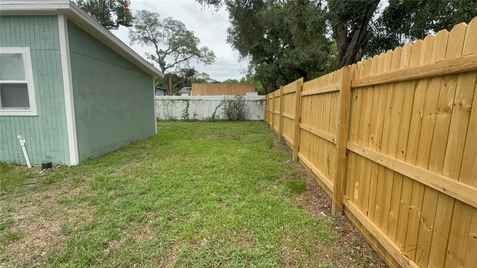 8623 WILLOW AVENUE — photo 4 of 14