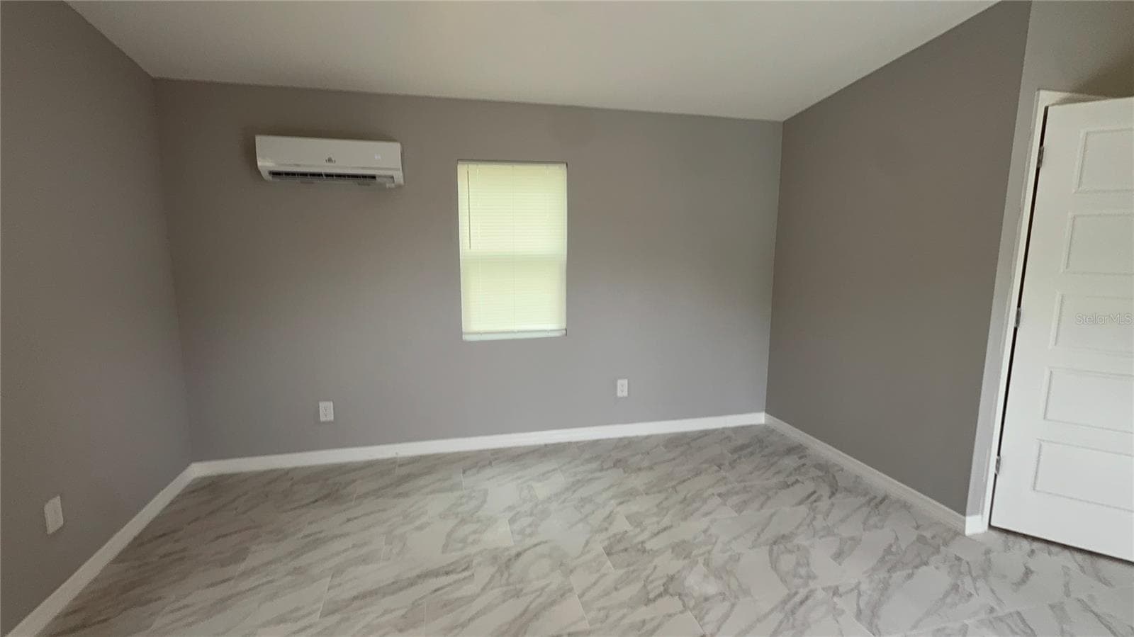 8623 WILLOW AVENUE — photo 5 of 14