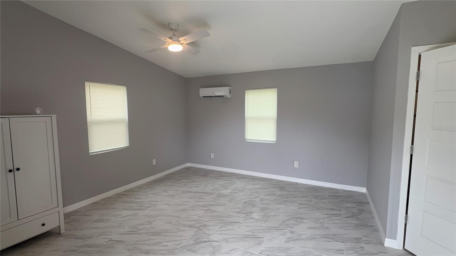 8623 WILLOW AVENUE — photo 6 of 14