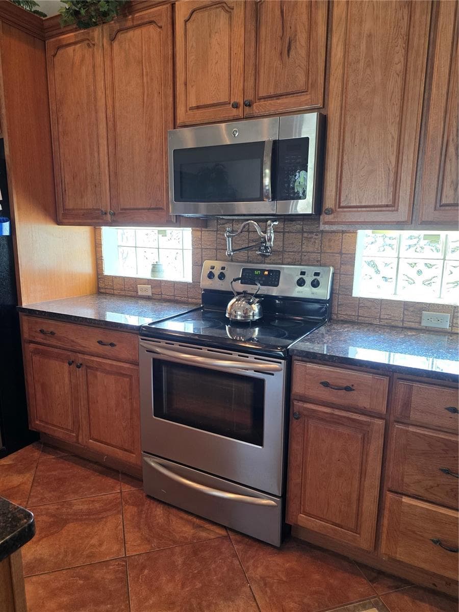 222 ROTONDA BOULEVARD — photo 8 of 77