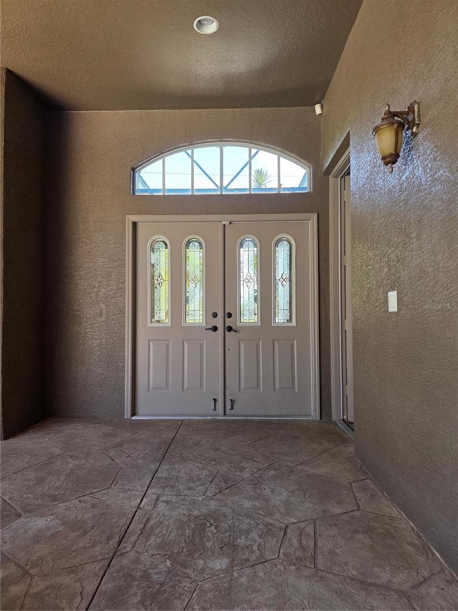 222 ROTONDA BOULEVARD — photo 4 of 77