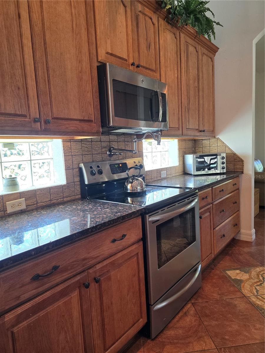 222 ROTONDA BOULEVARD — photo 9 of 77