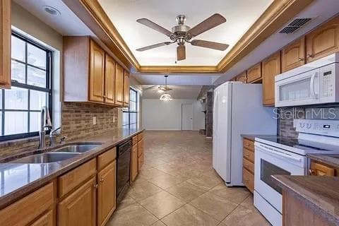 7528 RIVER COUNTRY DRIVE — photo 2 of 19