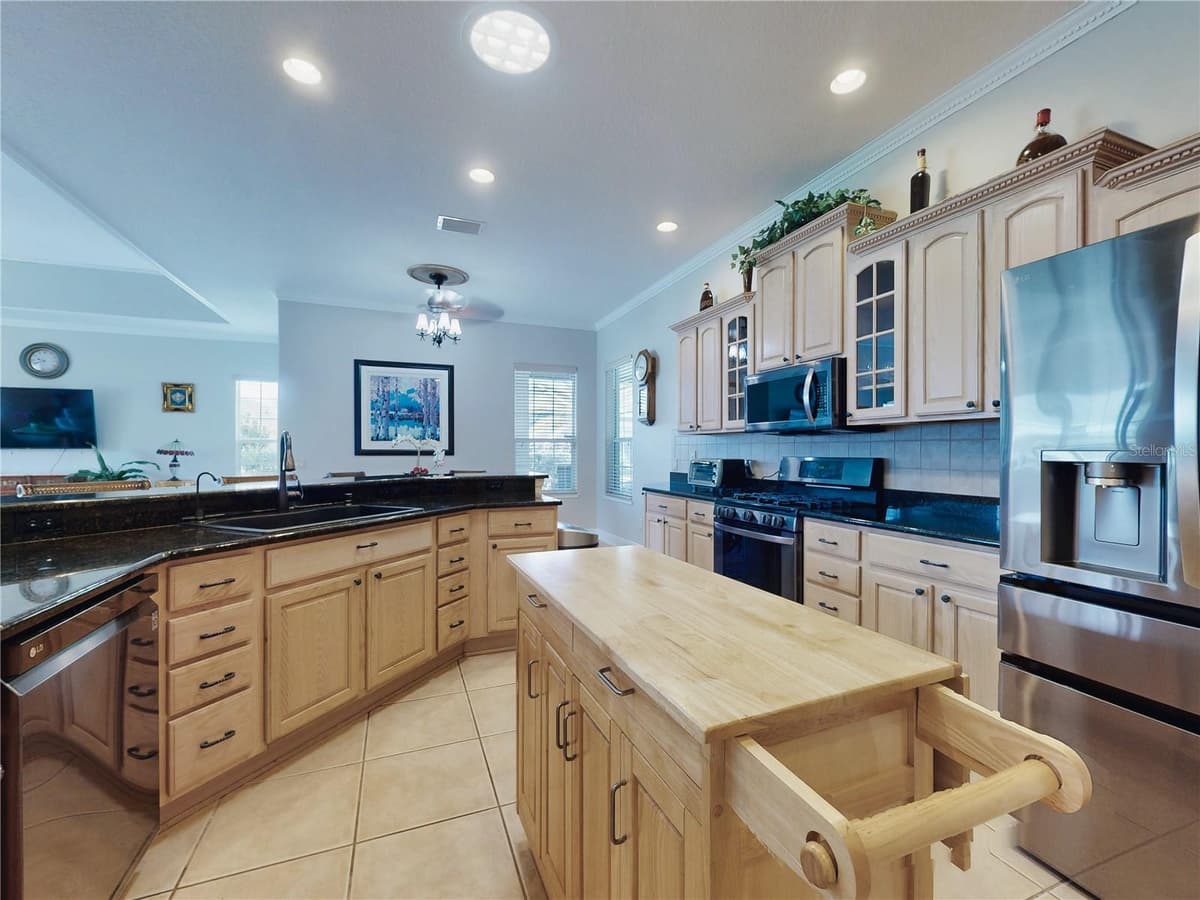 649 TERNBERRY FOREST DRIVE — photo 17 of 100