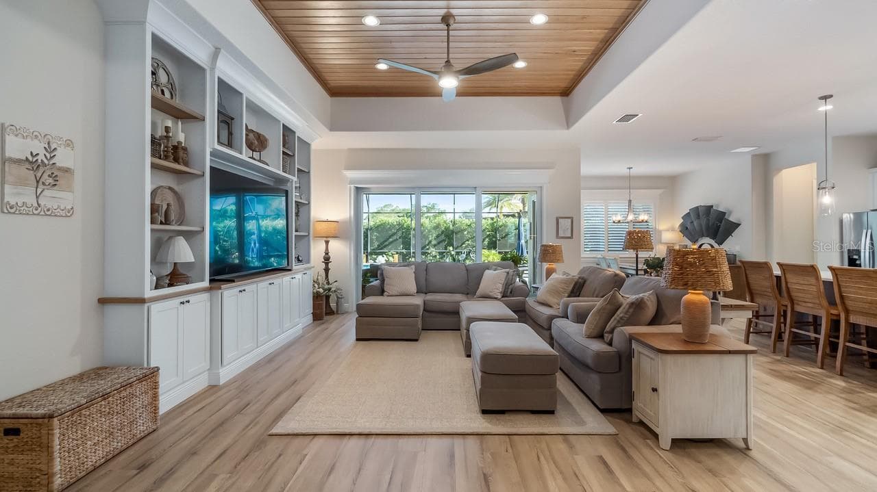 4008 PINNACLE PLACE COURT — photo 4 of 53