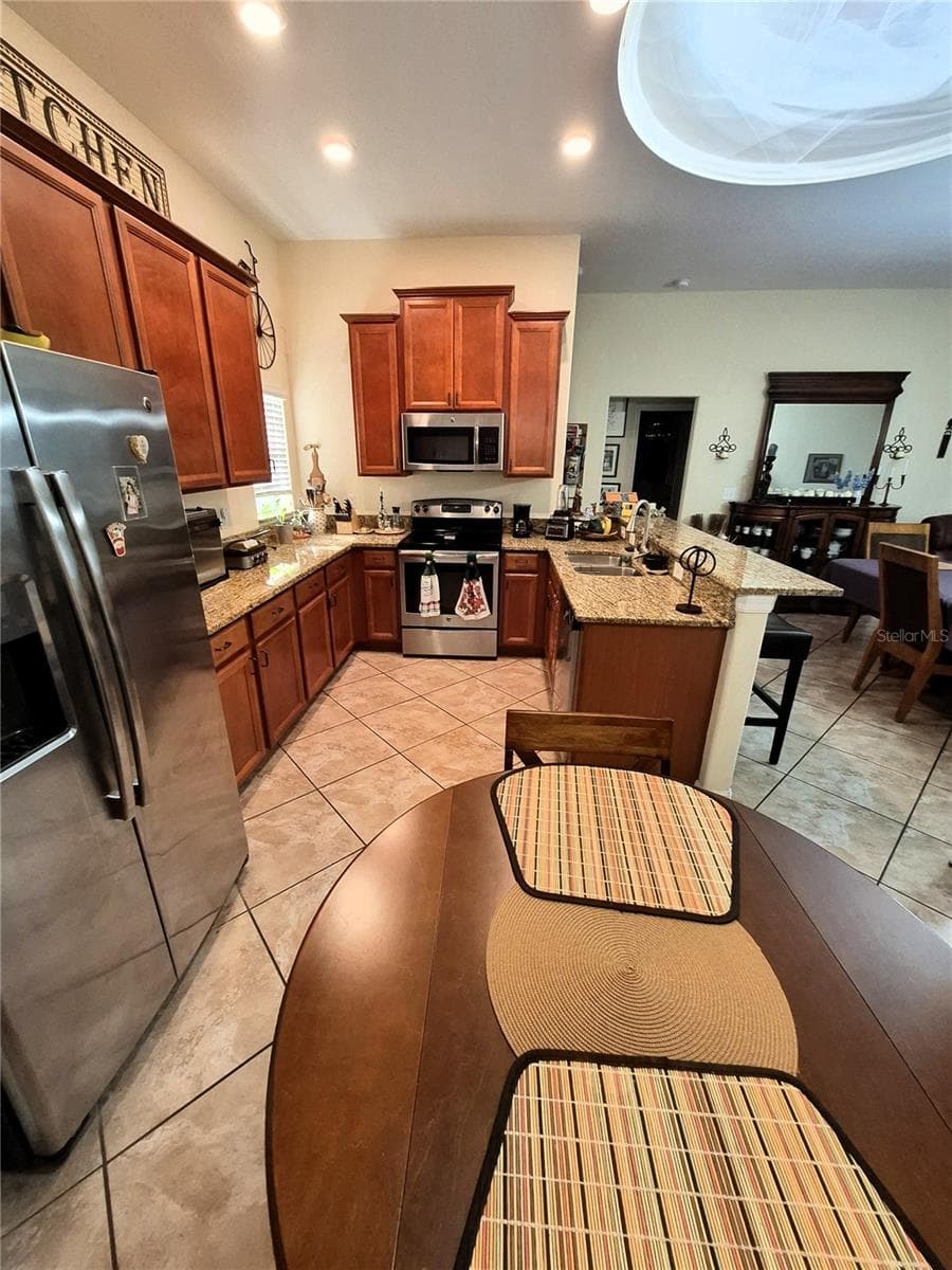 18722 DOBSON DRIVE — photo 14 of 37