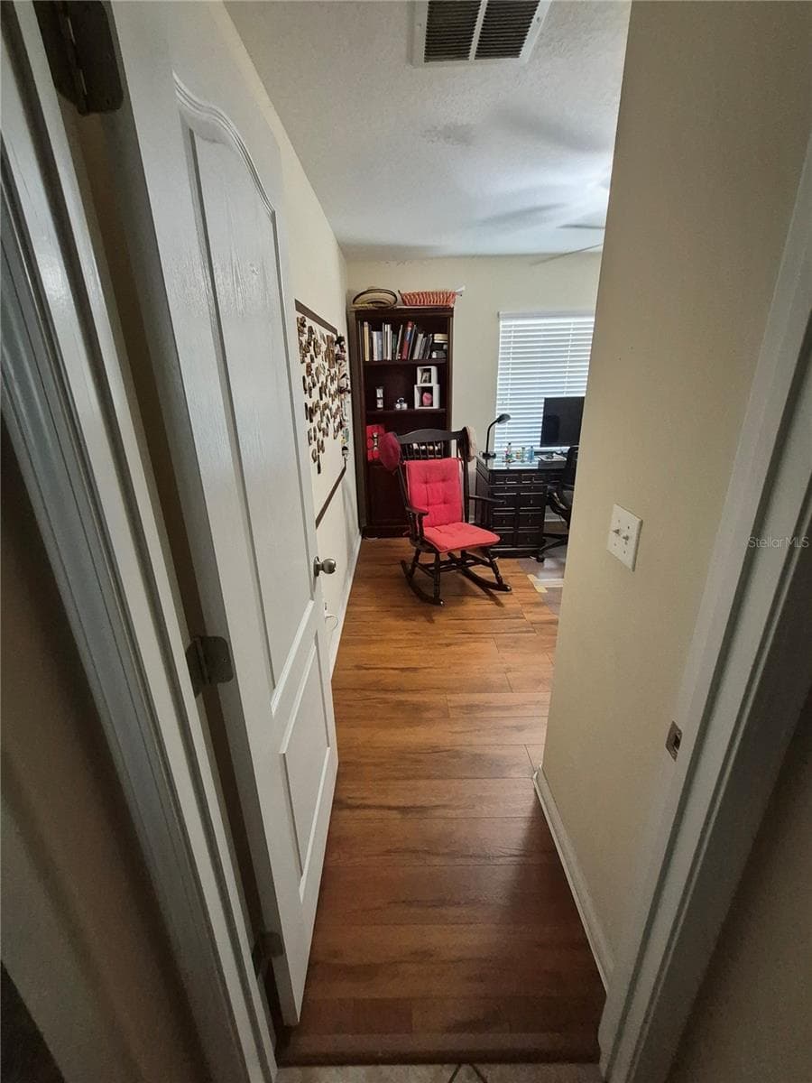 18722 DOBSON DRIVE — photo 16 of 37