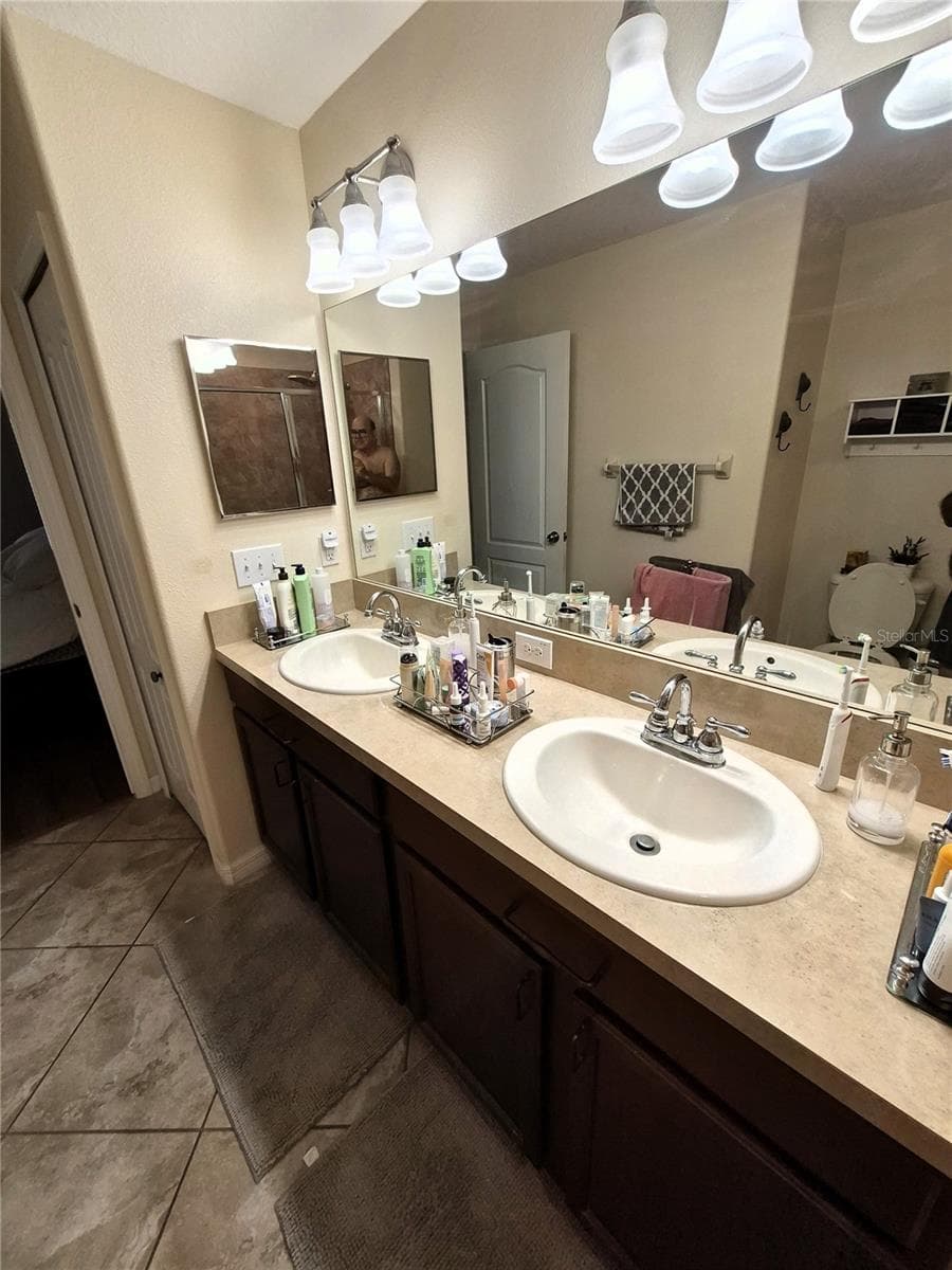 18722 DOBSON DRIVE — photo 30 of 37