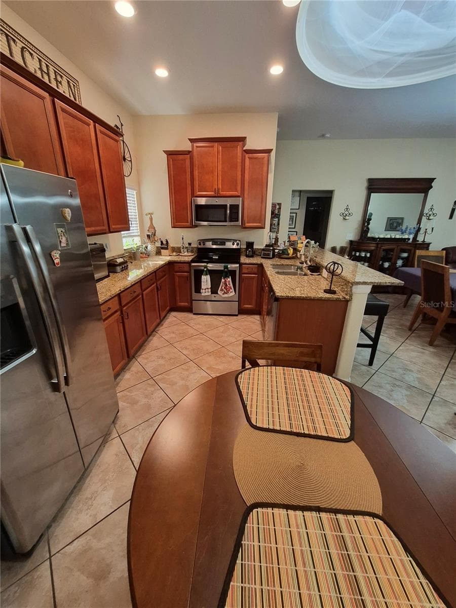 18722 DOBSON DRIVE — photo 15 of 37