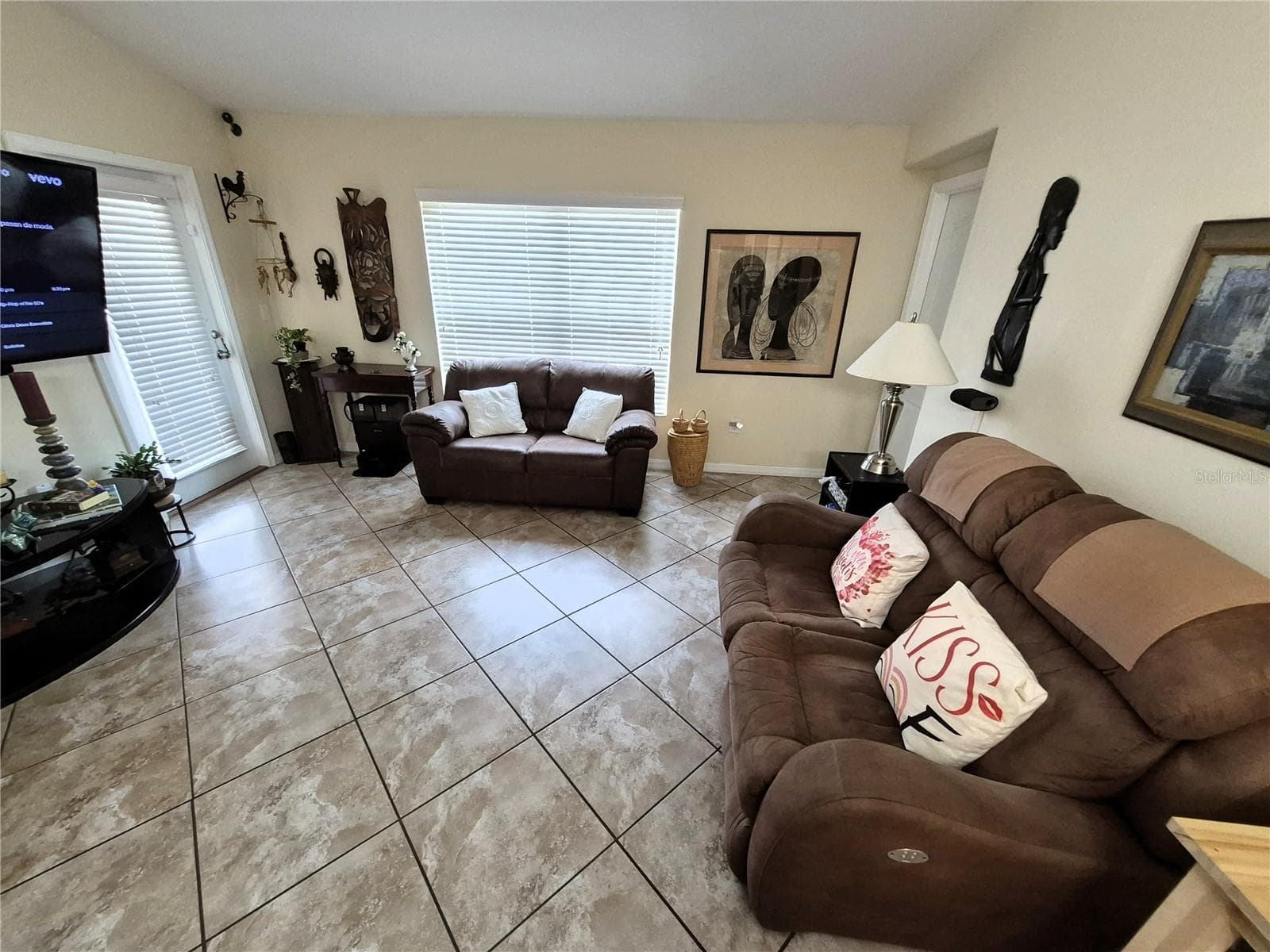 18722 DOBSON DRIVE — photo 11 of 37