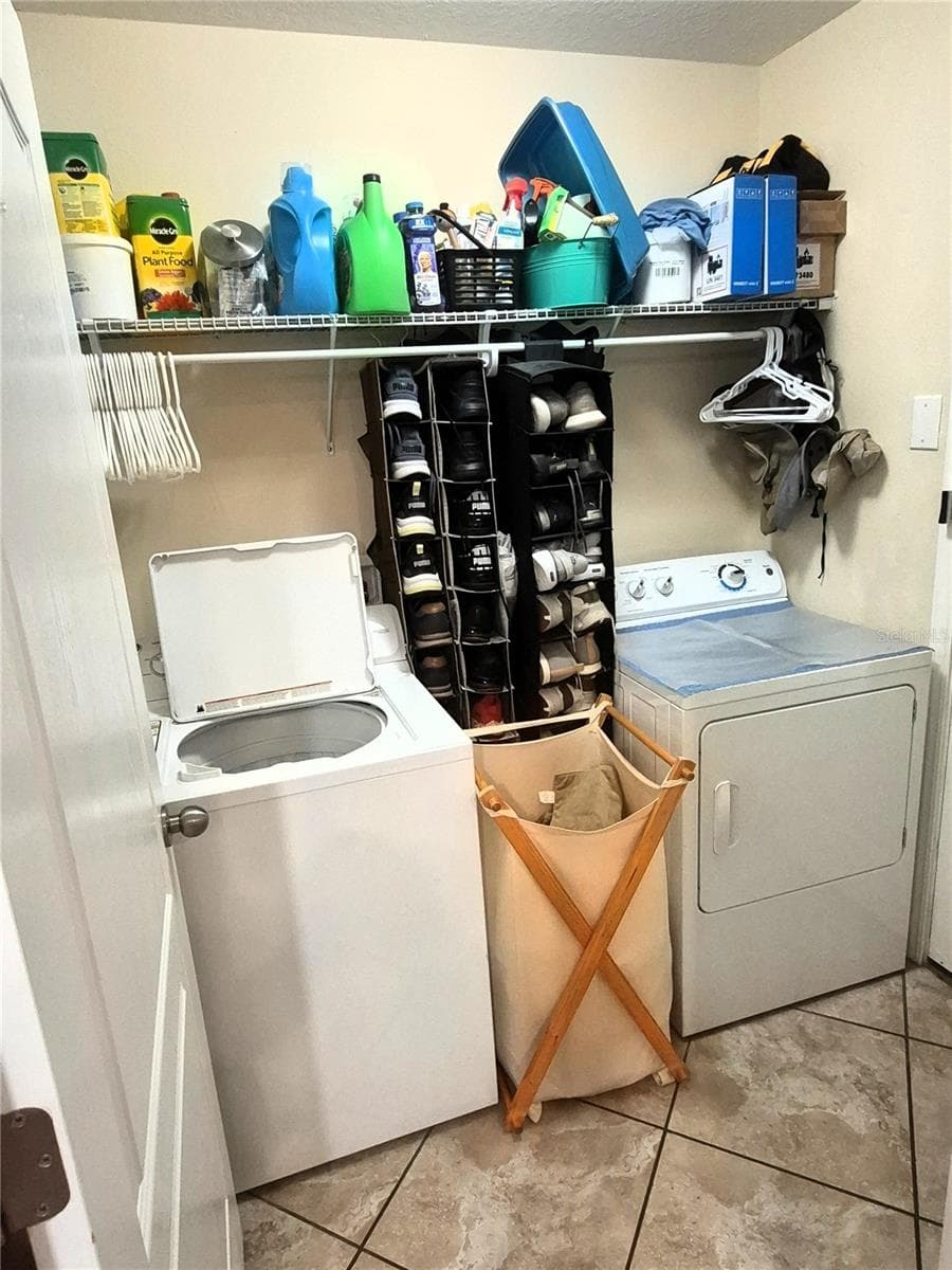 18722 DOBSON DRIVE — photo 34 of 37
