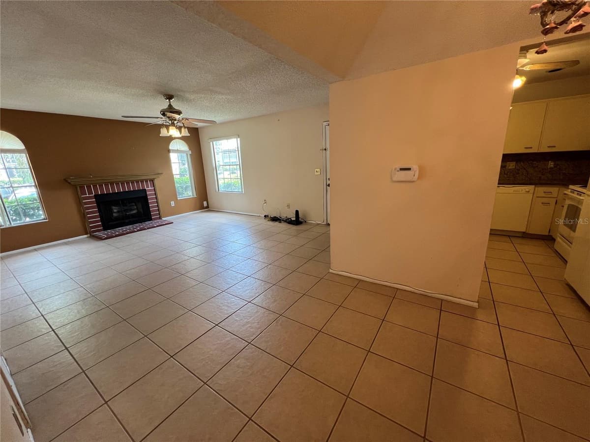 11940 SKYLAKE PLACE — photo 5 of 27