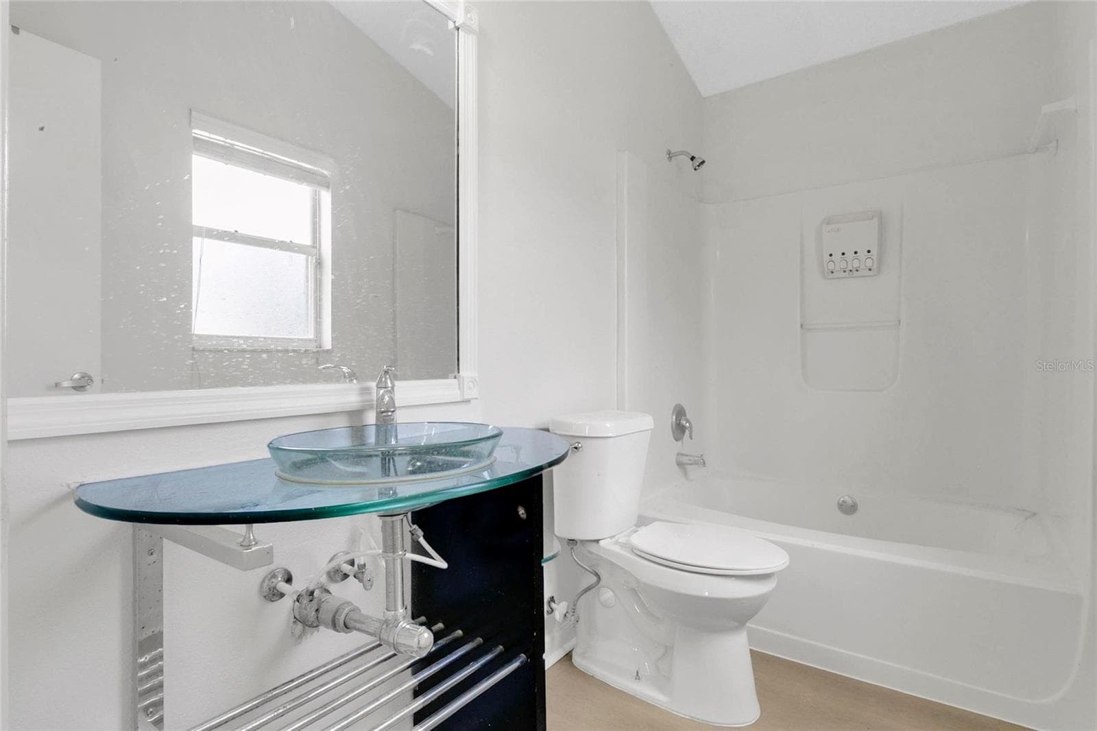 9703 RED CLOVER AVENUE — photo 14 of 24