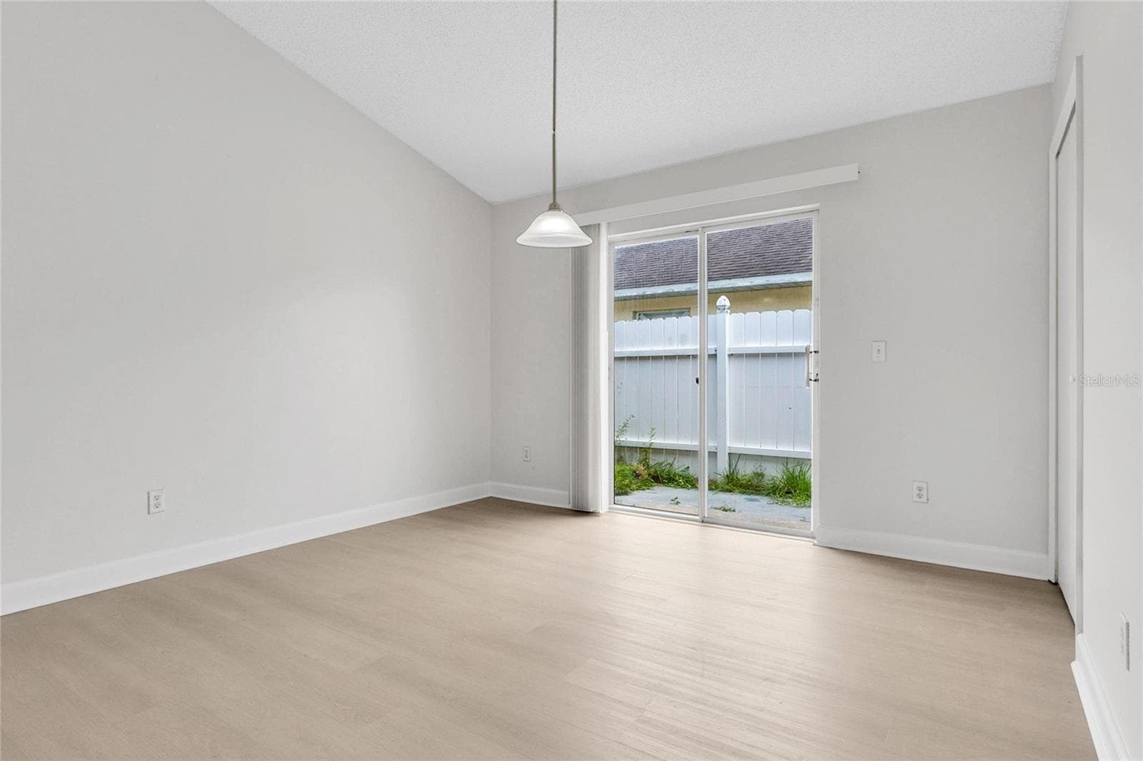 9703 RED CLOVER AVENUE — photo 10 of 24