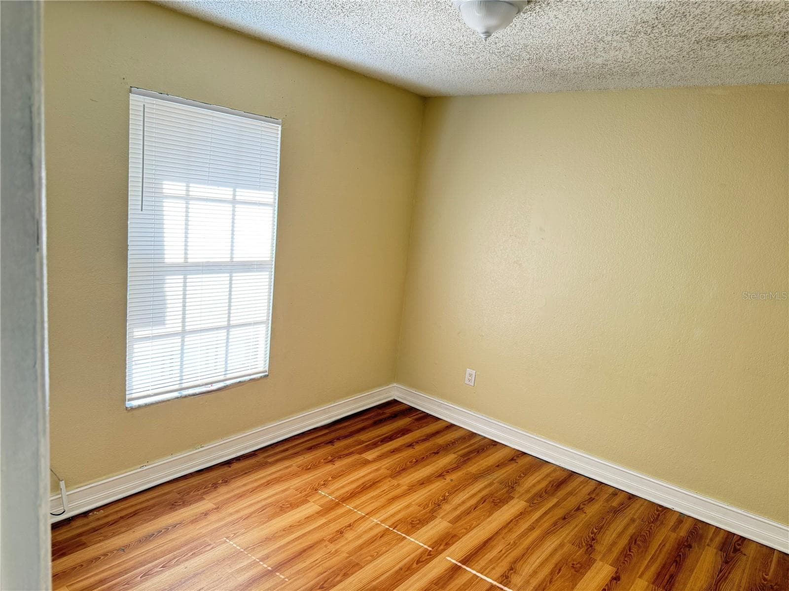 21026 VOYAGER BOULEVARD — photo 13 of 20
