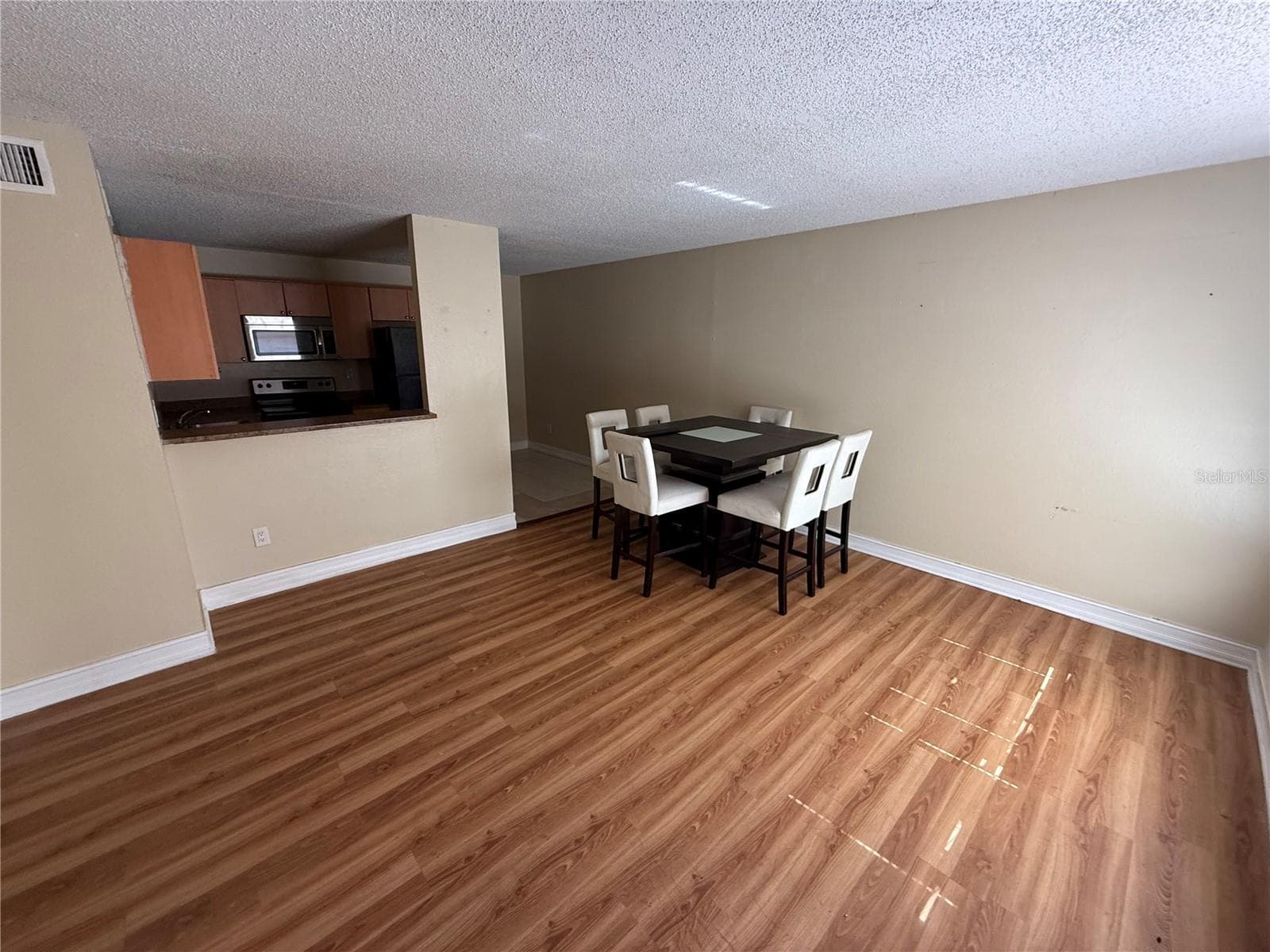 21026 VOYAGER BOULEVARD — photo 5 of 20