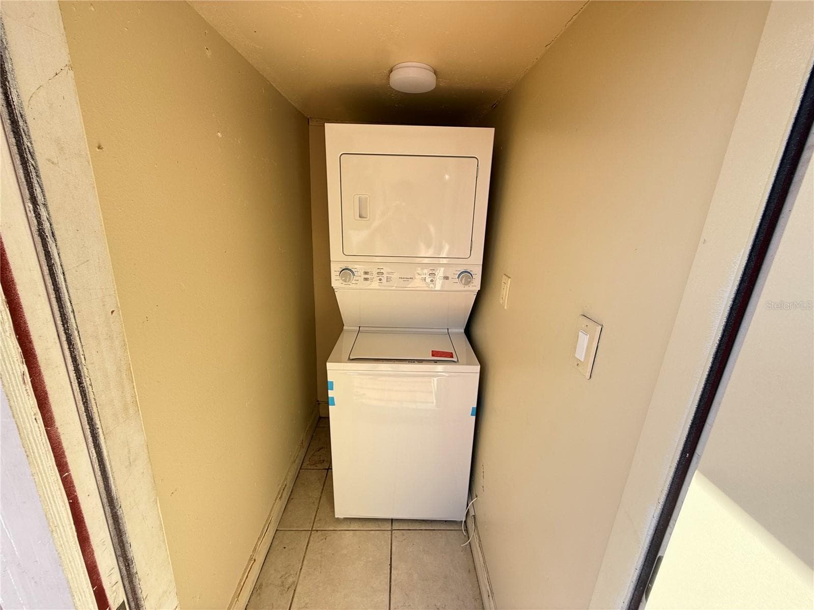 21026 VOYAGER BOULEVARD — photo 7 of 20