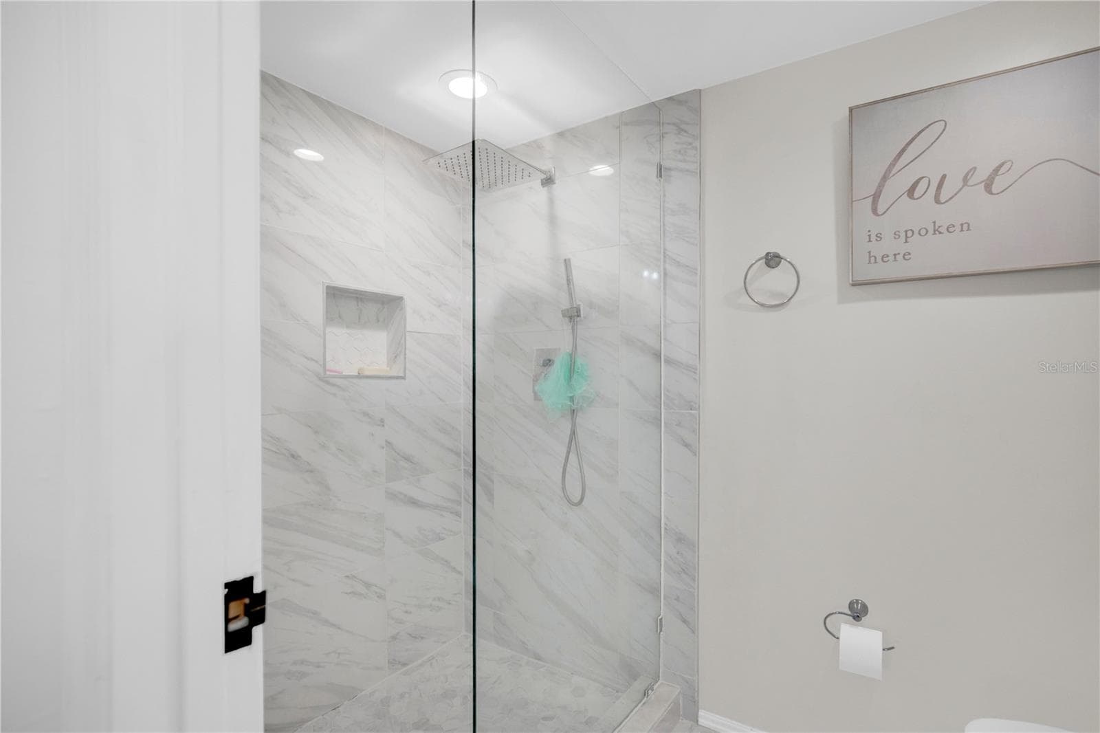 7408 LITTLE POND COURT — photo 15 of 35