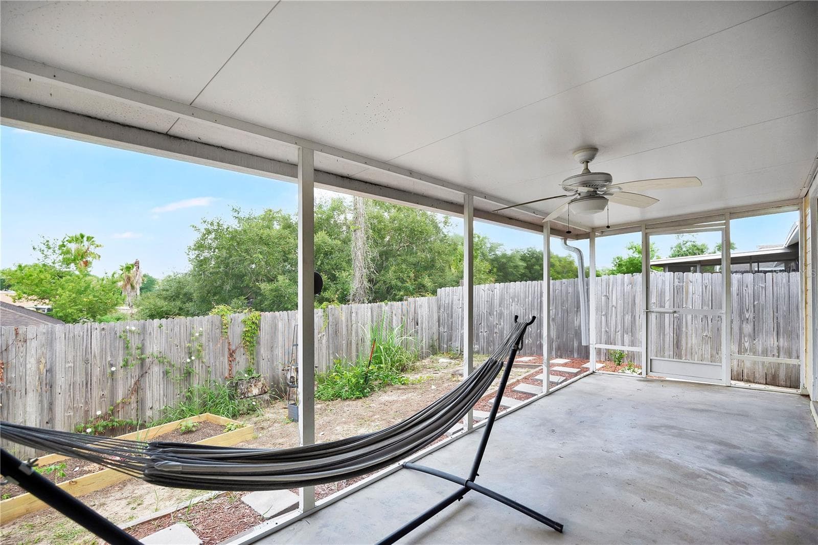 7408 LITTLE POND COURT — photo 21 of 35