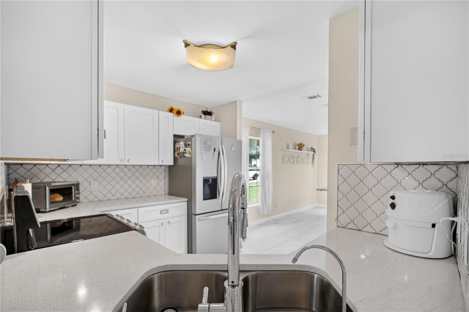 7408 LITTLE POND COURT — photo 8 of 35