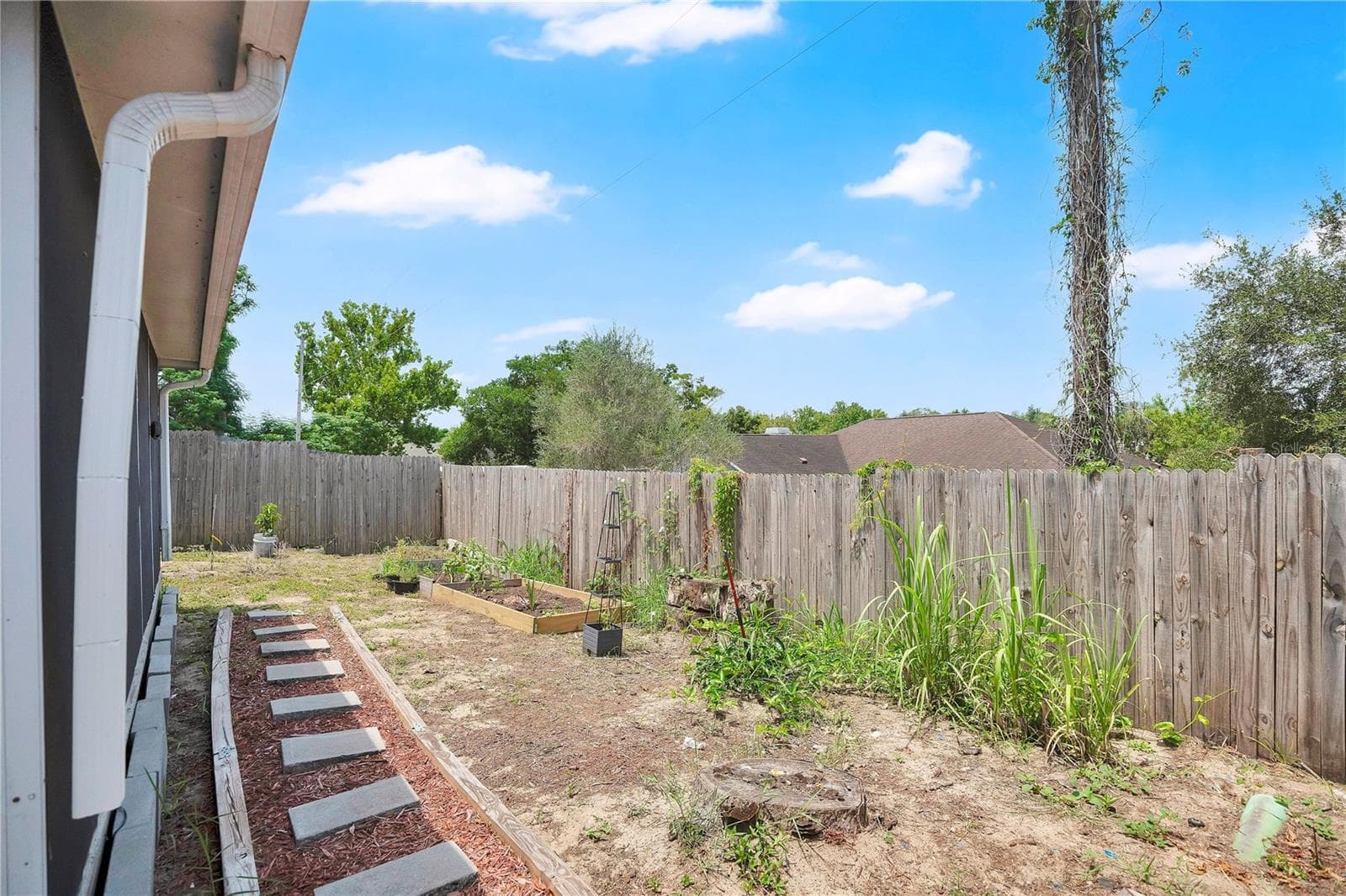 7408 LITTLE POND COURT — photo 25 of 35