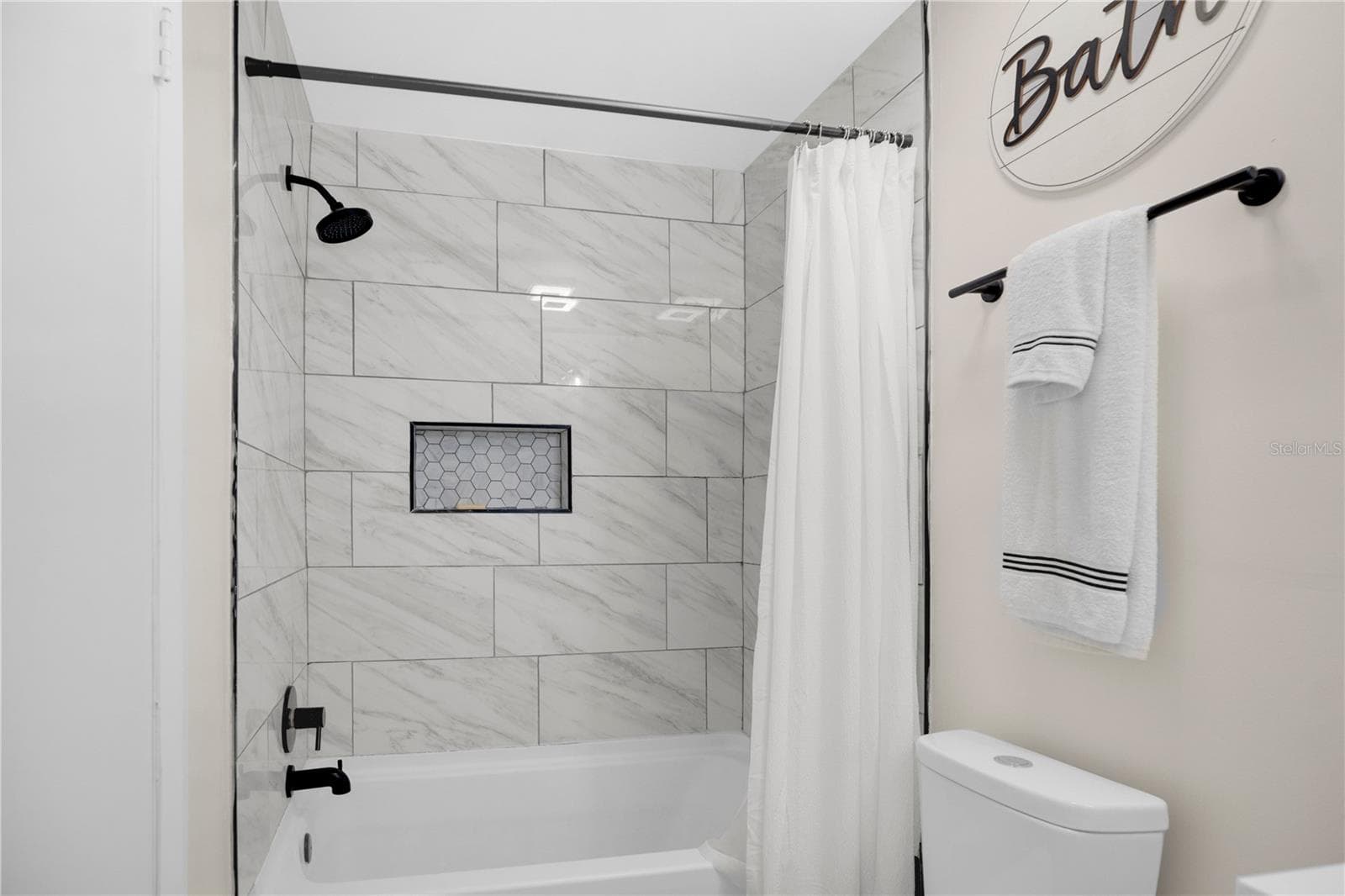 7408 LITTLE POND COURT — photo 18 of 35