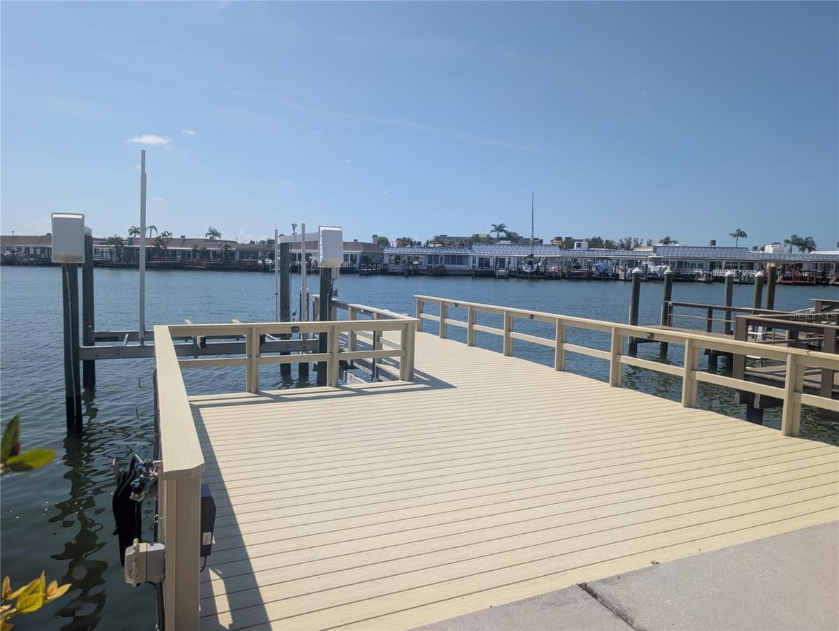 542 BOCA CIEGA POINT BOULEVARD — photo 15 of 38