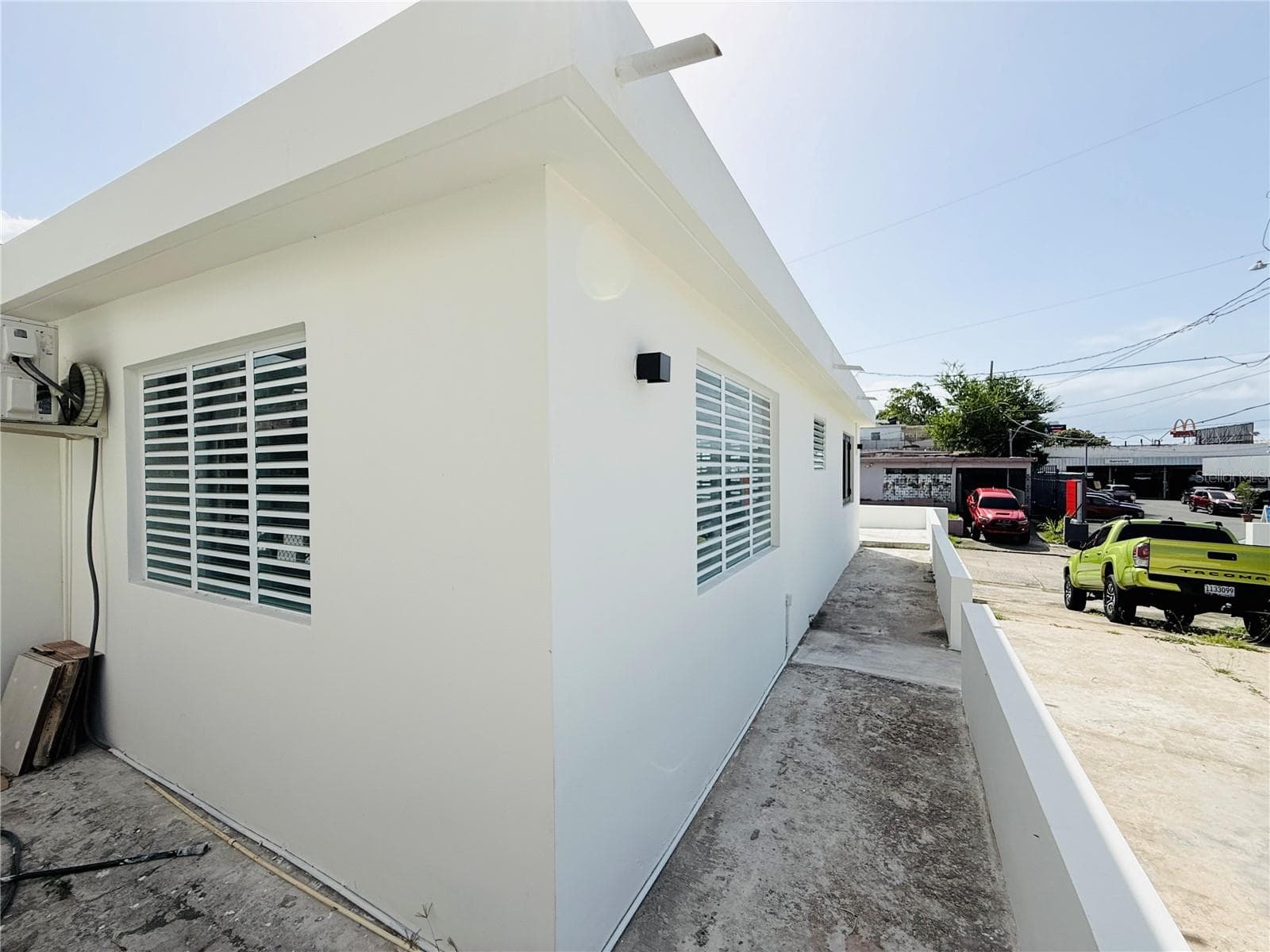 TRIPLEX HOUSE  Calle 5 D1 EXT. BUSO — photo 26 of 27
