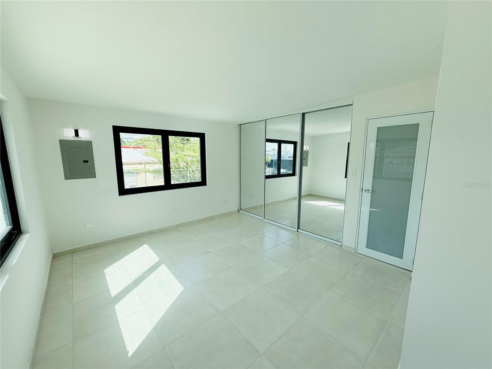 TRIPLEX HOUSE  Calle 5 D1 EXT. BUSO — photo 21 of 27