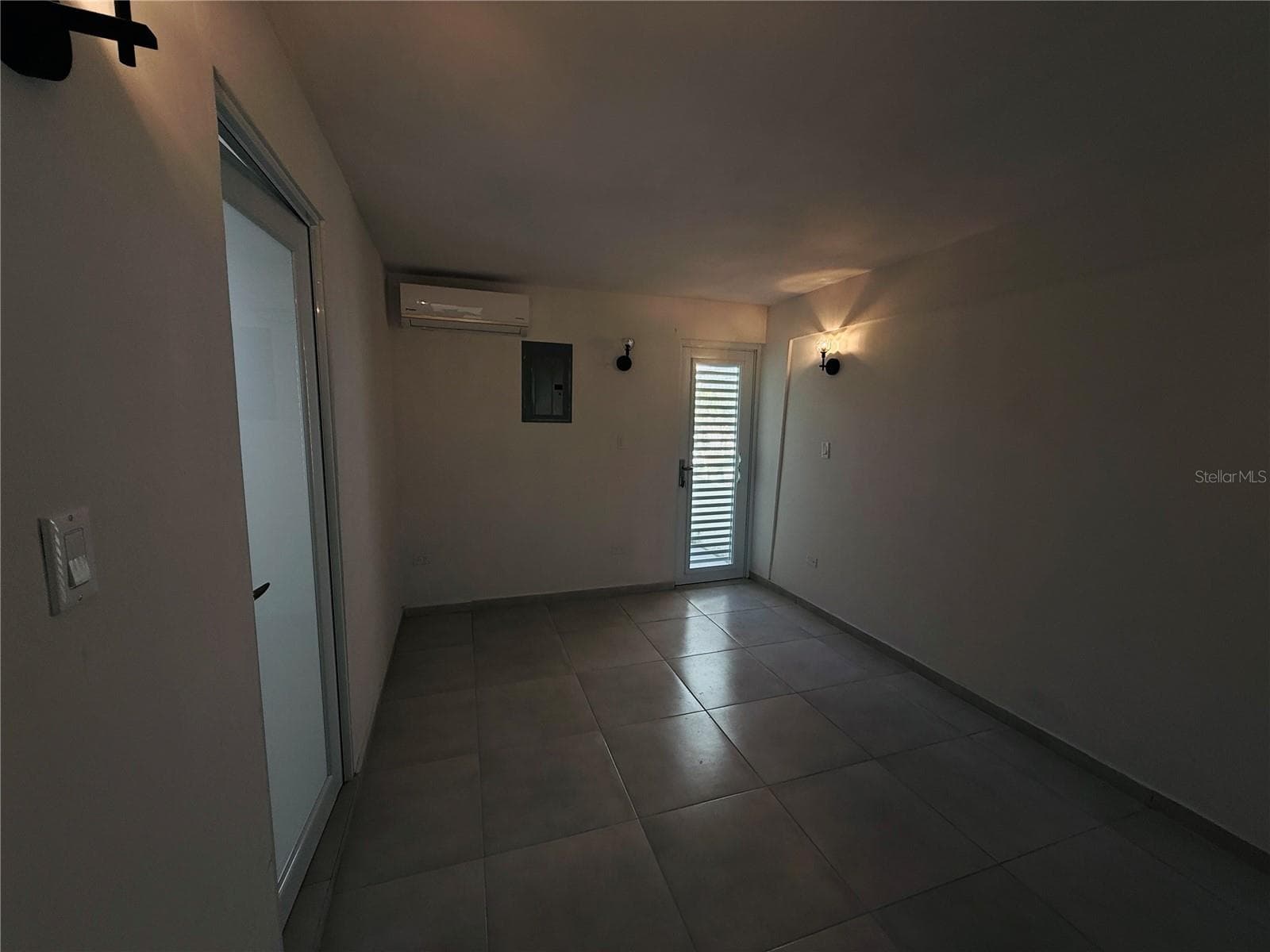 TRIPLEX HOUSE  Calle 5 D1 EXT. BUSO — photo 13 of 27