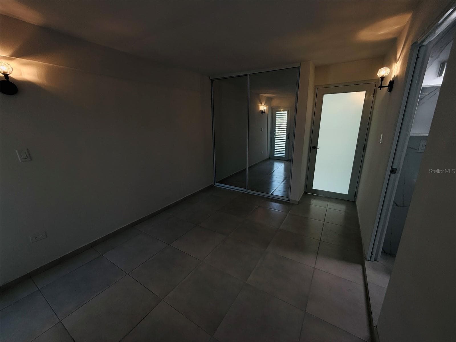 TRIPLEX HOUSE  Calle 5 D1 EXT. BUSO — photo 11 of 27