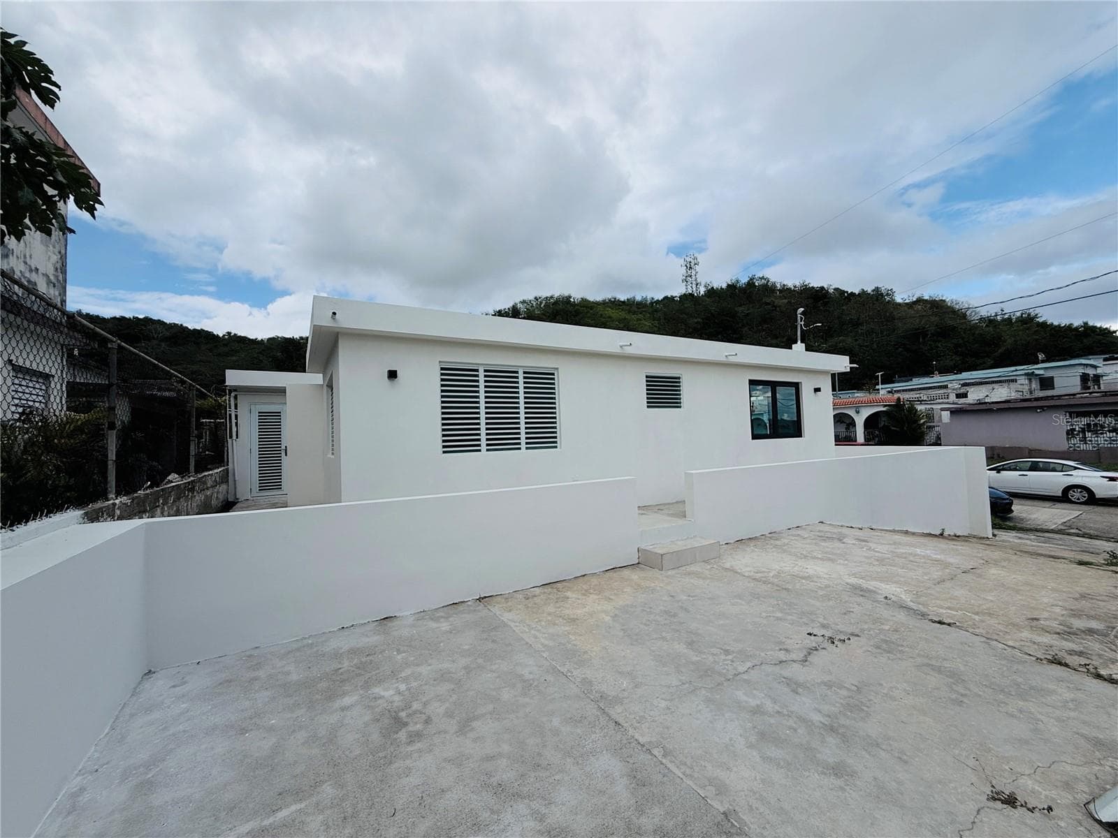 TRIPLEX HOUSE  Calle 5 D1 EXT. BUSO — photo 3 of 27