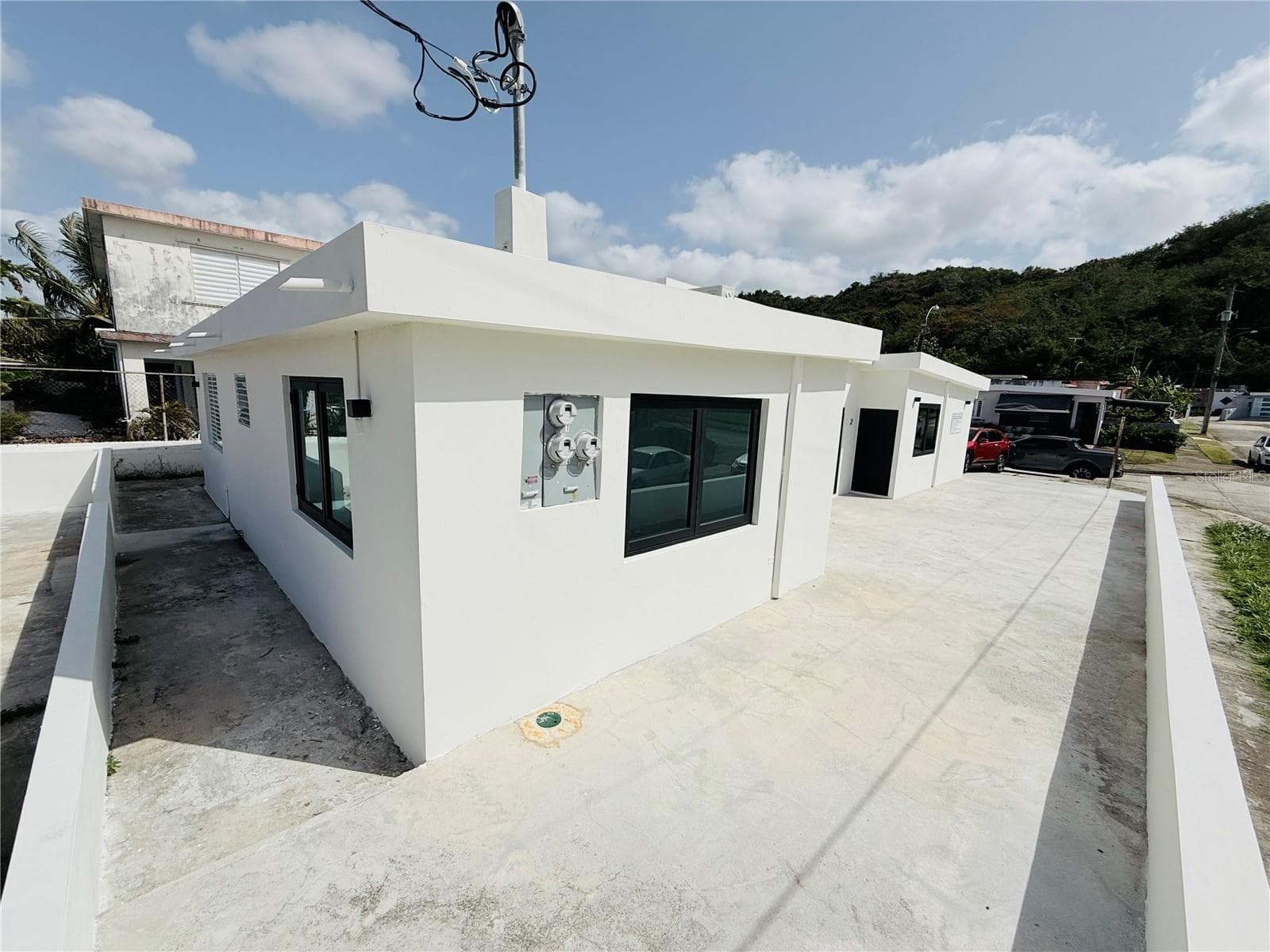 TRIPLEX HOUSE  Calle 5 D1 EXT. BUSO — photo 24 of 27