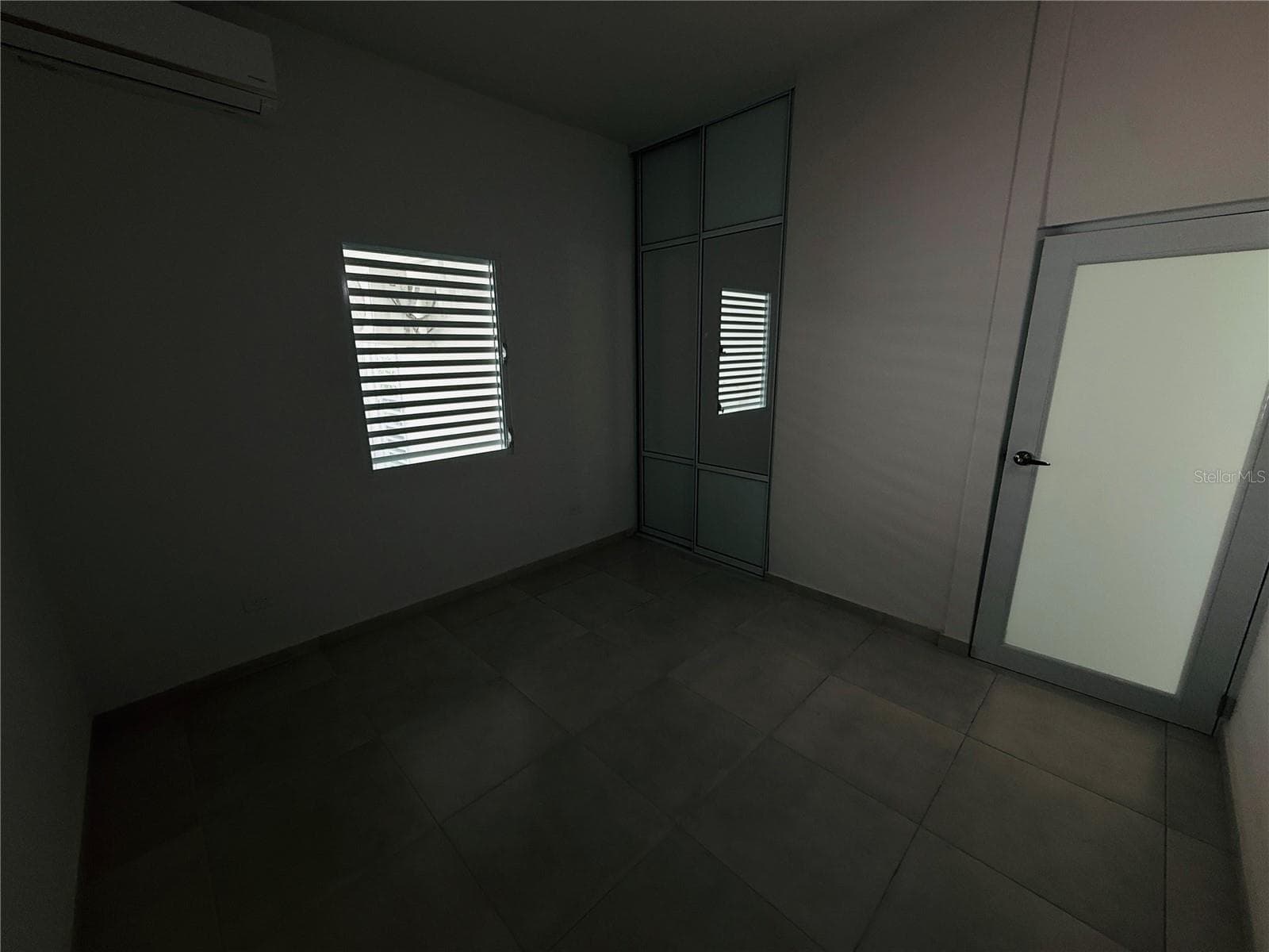 TRIPLEX HOUSE  Calle 5 D1 EXT. BUSO — photo 15 of 27