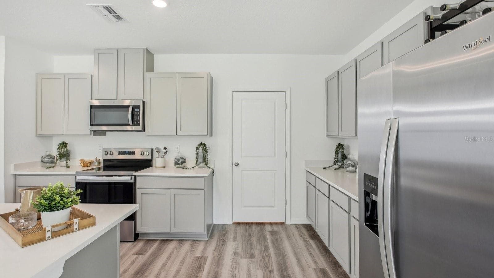 2423 BENDER DRIVE — photo 12 of 36