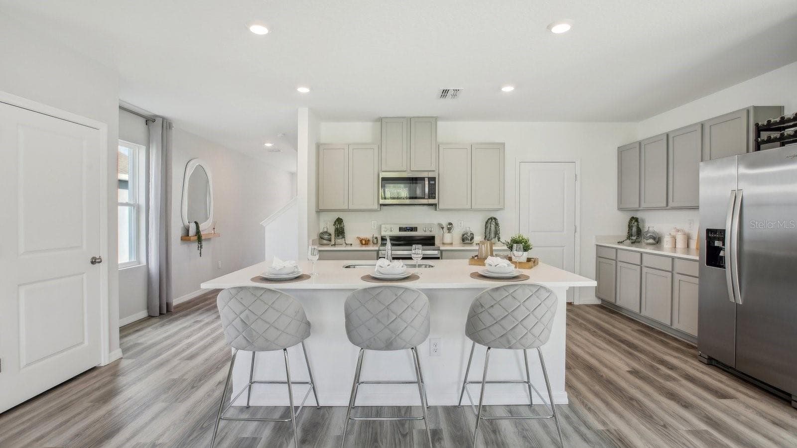 2423 BENDER DRIVE — photo 14 of 36