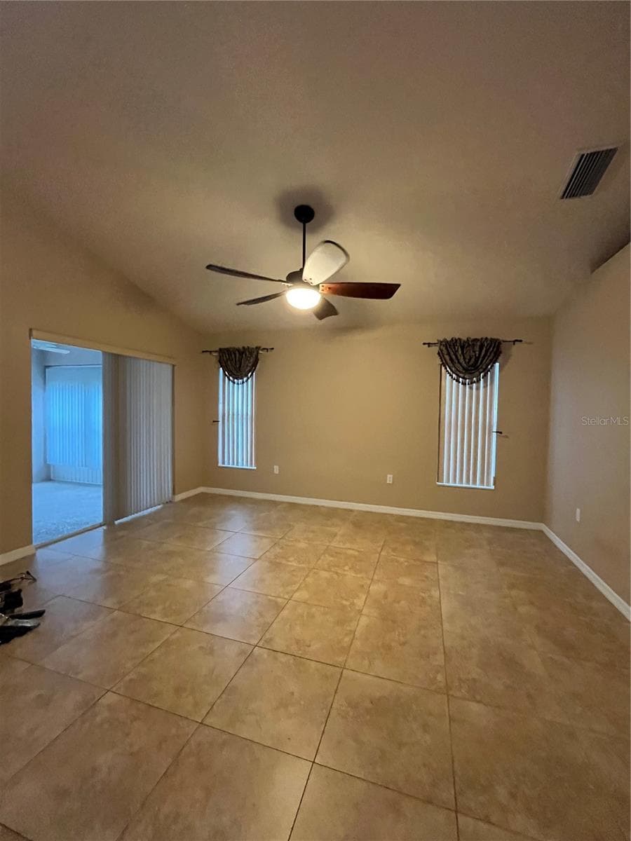 2160 SUNSTONE DRIVE — photo 15 of 56